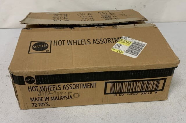 70+ 2004 Hot Wheels blister packs (1 of 6)