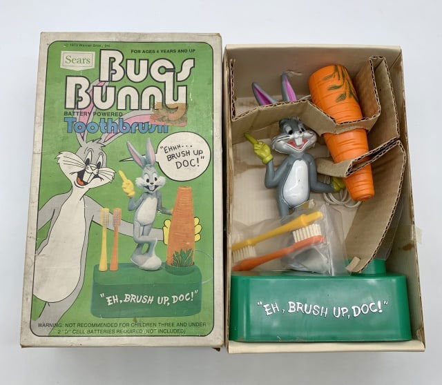 Sears Bugs Bunny Battery Operated Toothbrush (1 of 4)