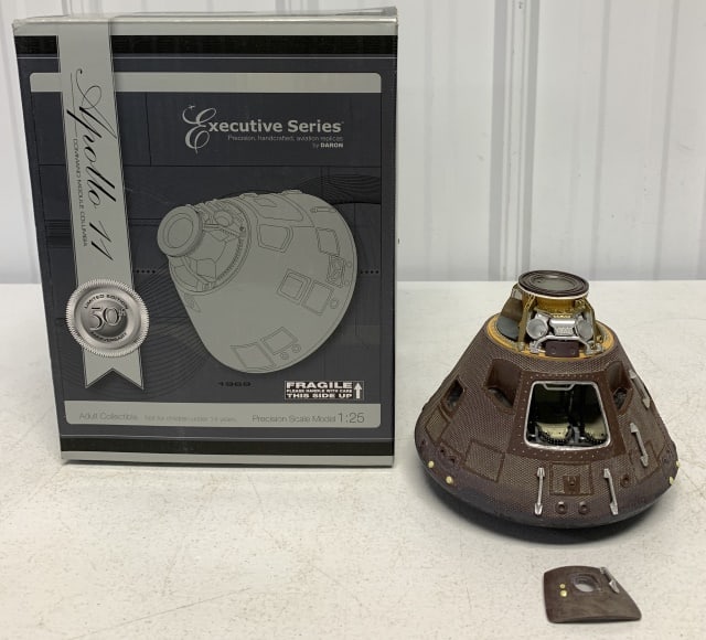 Daron Apollo 11 Command Module (1 of 3)