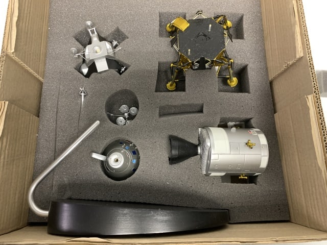 Daron Apollo Command Module w/ LEM (1 of 3)