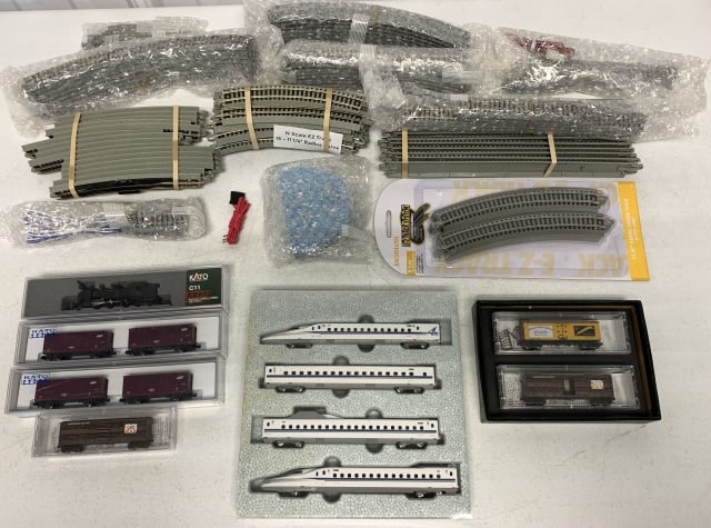 10+ Kato Trains, Track, Accessories: also Micro Trains Line, Bachmann EZ track, looks unused