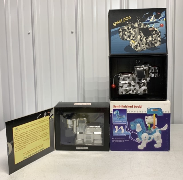 (3)Toy Robot Dogs Chromo, Space Dog, other (1 of 4)