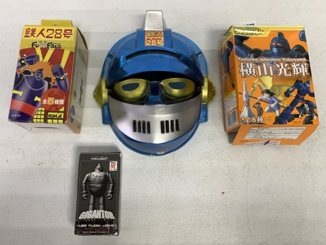 (4) Tetsujin28 Figures, Mask Gigantor (1 of 4)