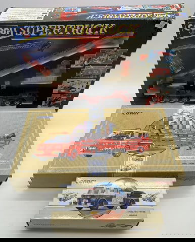 3 Corgi fire trucks in boxes (1 of 4)