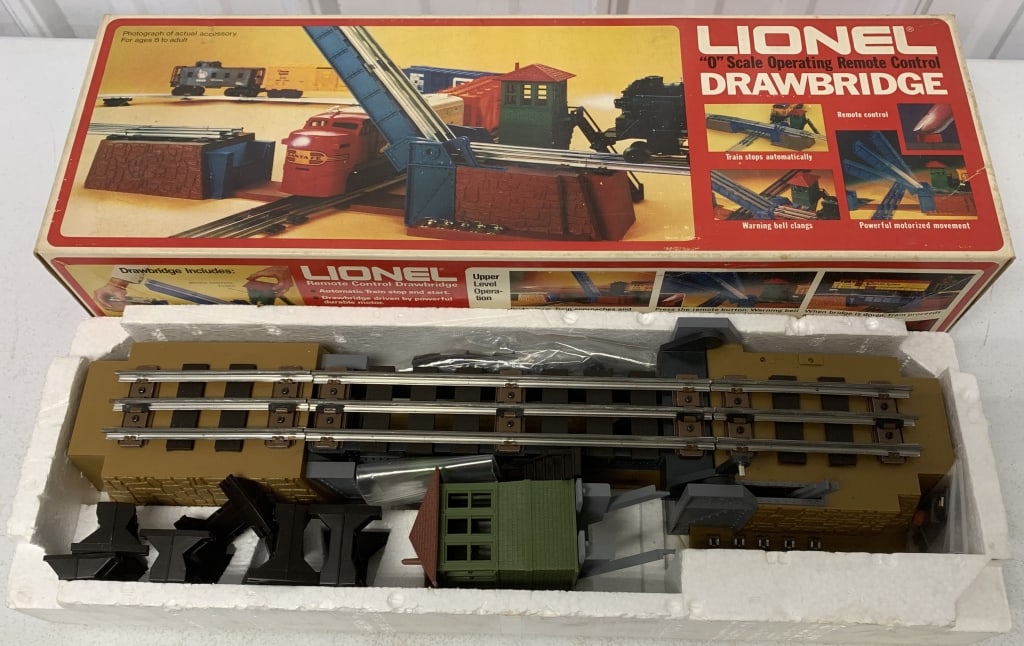 Lionel Operating Remote Control Drawbridge (1 of 2)
