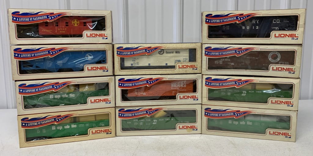 11 Lionel Trains, boxcars, gondola, hopper (1 of 5)