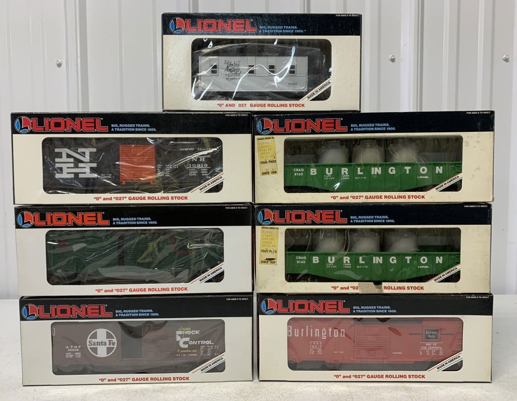 7 Lionel Trains Caboose, boxcars, gondola (1 of 5)