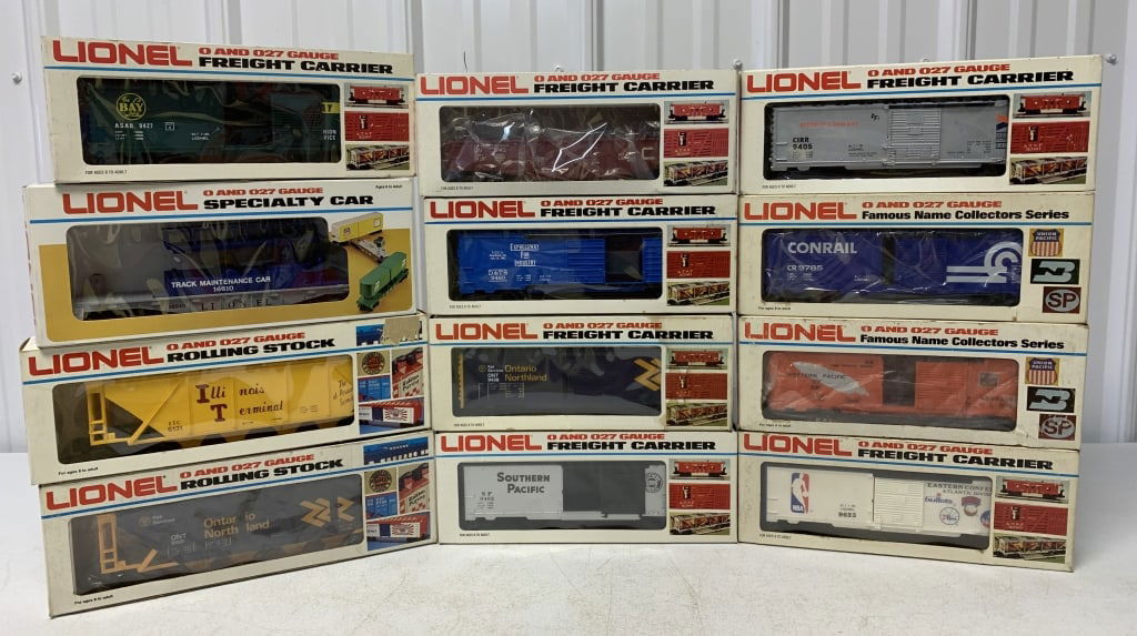 12 Lionel Trains, boxcar, hopper, maintenance (1 of 5)