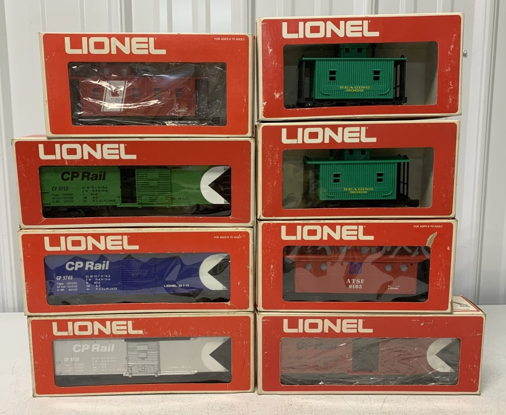 8 Lionel Trains boxcar, caboose (1 of 4)