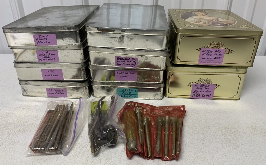 lot of train repair parts and tools (1 of 5)