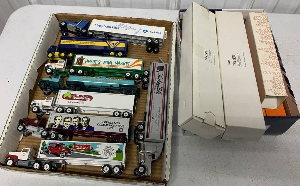 8 Ertl & Winross trucks with boxes (1 of 3)