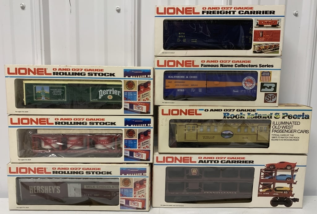 7 Lionel train cars in boxes (1 of 4)