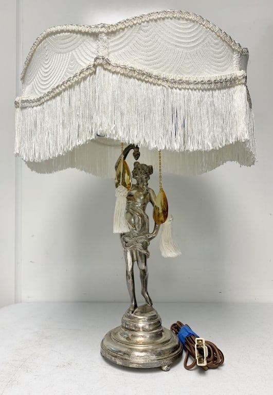 Art Deco Pairpoint MFG Co Lamp: cast, has some weight to it, some pitting, lamp missing the finial, untested