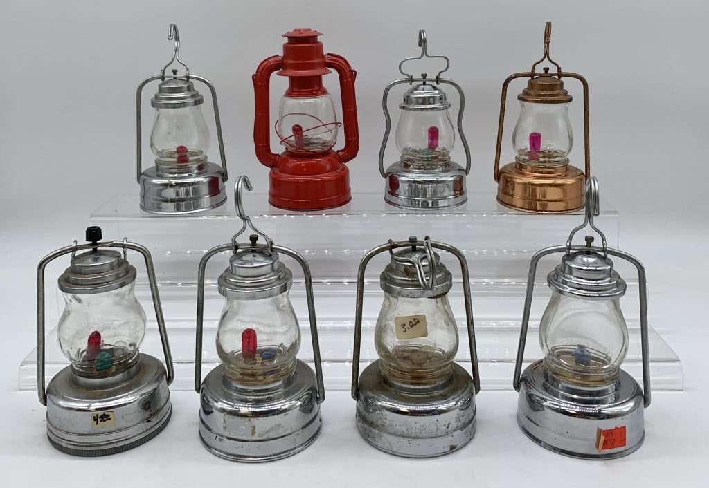 lot of 8 Battery Light Up Minature Lanterns: all untetsted, marked Rose, Ash Flash, AAA, some marked with a crown, some with rust on the bottom