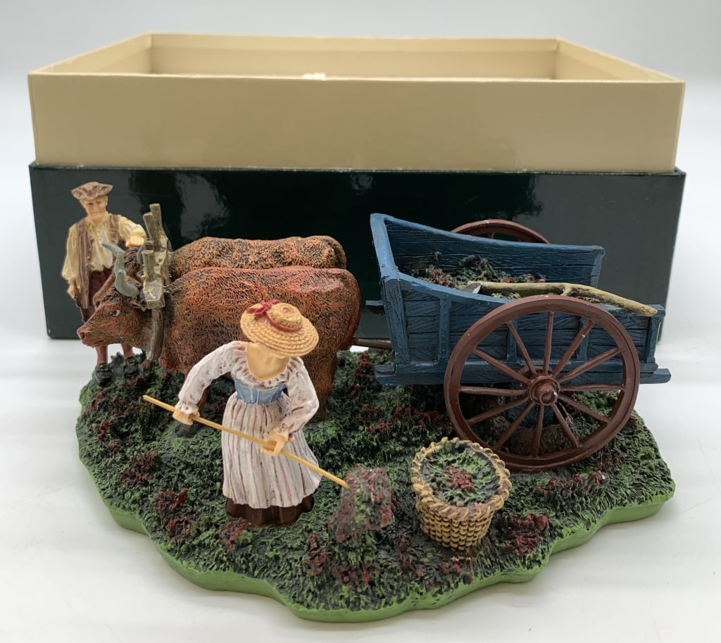 Lang & Wise Williamsburg Working in a Field Oxen (1 of 4)