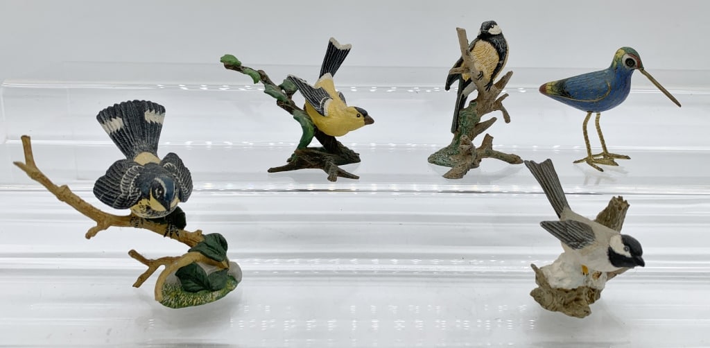 5 pcs- Pewter Birds & Metal Bird: marked American Goldfinch, Carolina Chickadee, Magnolia Warbler, Great Tit, blue bird unmarked, all in very good condition