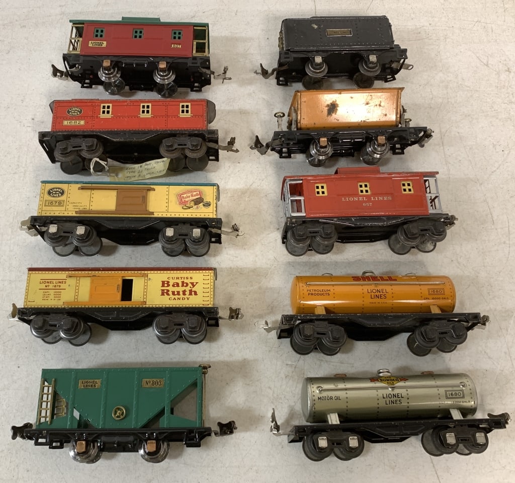 lot of 10 Tin Lionel Train Cars (1 of 8)