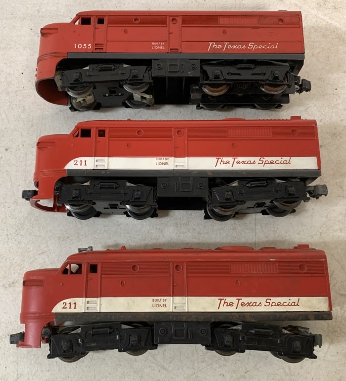 lot of 3 Lionel Train Engines (1 of 4)