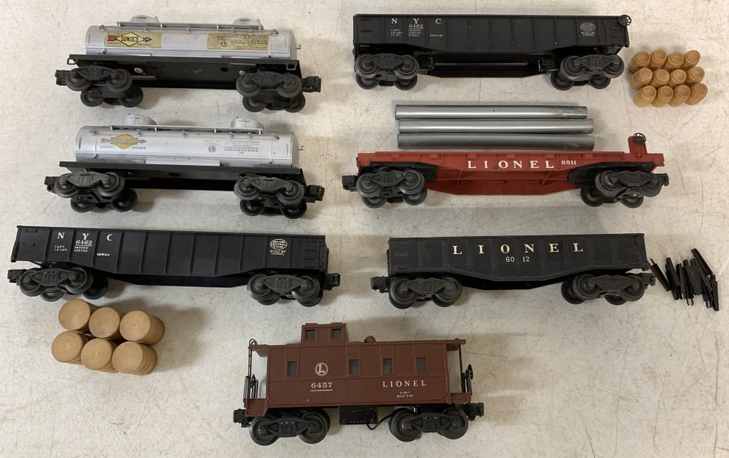 lot of 7 Lionel Train Cars w/ Original Boxes (1 of 8)