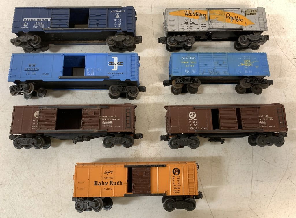 lot of 7 Lionel Train Cars (1 of 6)
