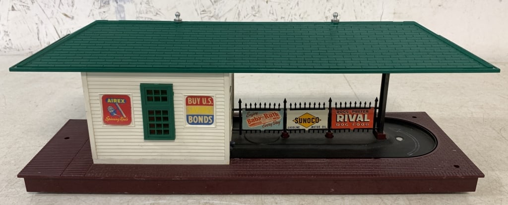 Lionel Freight Station w/ Box (1 of 6)