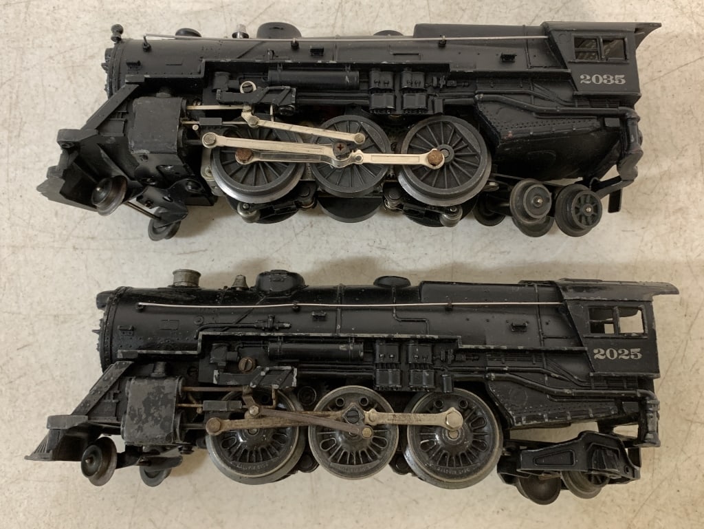 lot of 2 Lionel Locomotive Engines (1 of 4)
