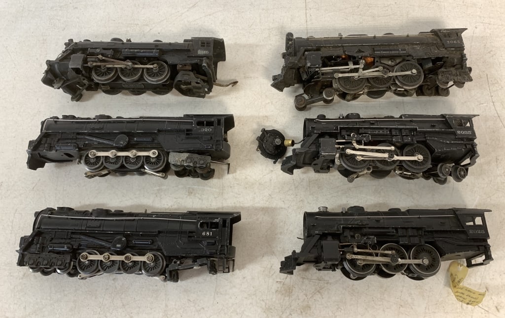 lot of 6 Lionel Locomotives (1 of 6)