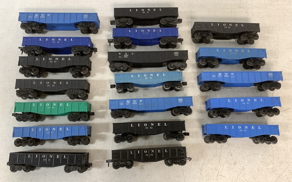 lot of 19 Lionel Train Cars (1 of 14)