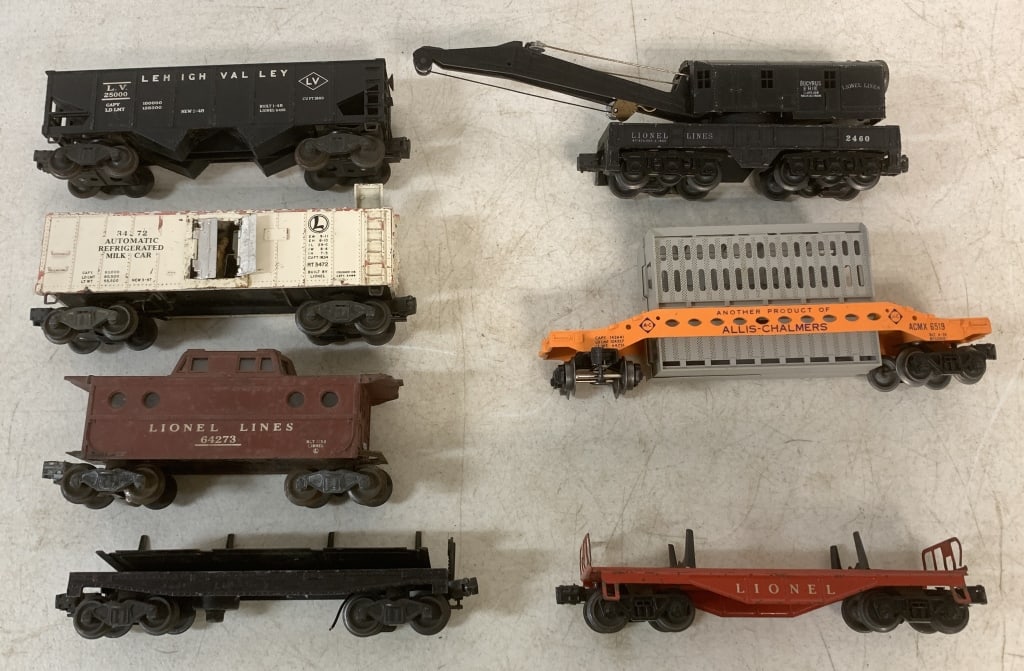 lot of 7 Lionel Train Cars (1 of 8)