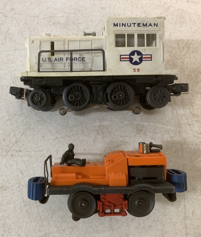 (2) Lionel pcs- Engine & Gang Car (1 of 4)