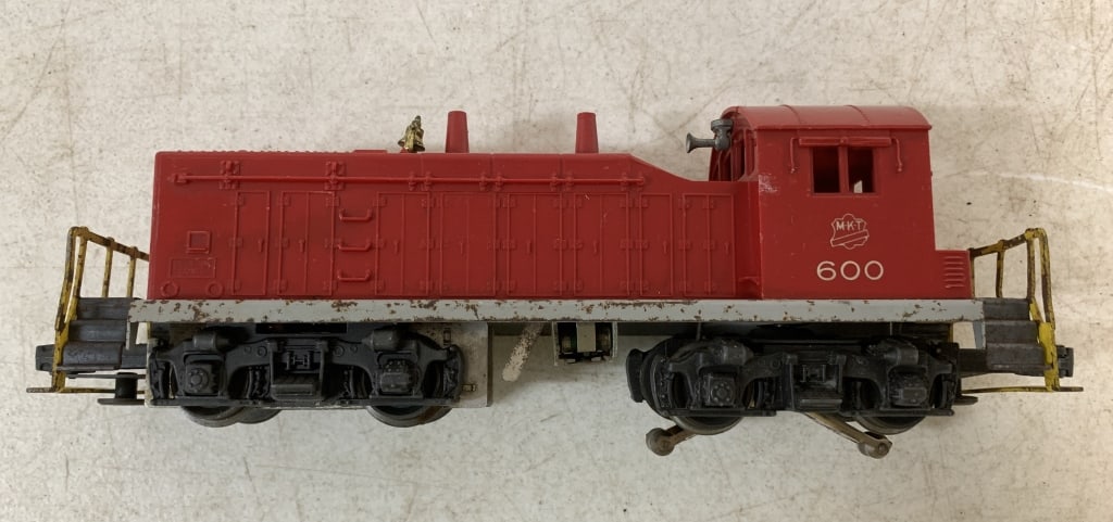 Lionel Diesel Switcher Engine (1 of 4)