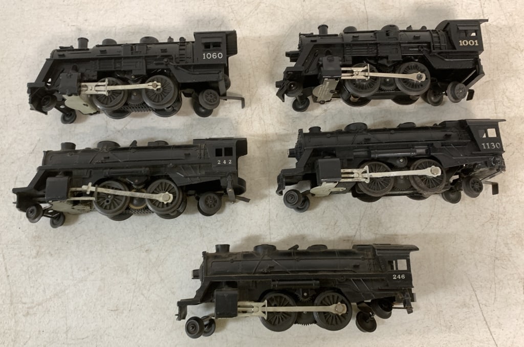 lot of 5 Lionel Locomotive Engines: O gauge, use and wear, some scratches, may or may not be complete, untested