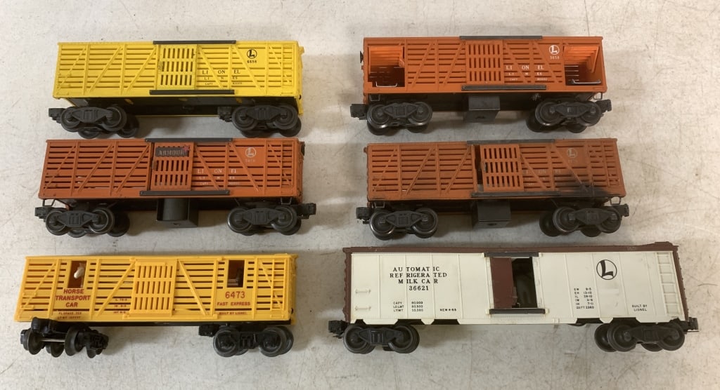 lot of 6 Lionel pcs- Cattle cars, Milk Car (1 of 8)
