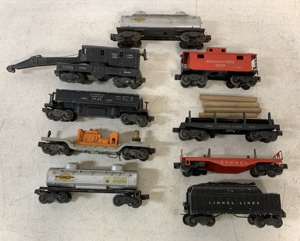 lot of 9 Lionel Train Cars (1 of 8)