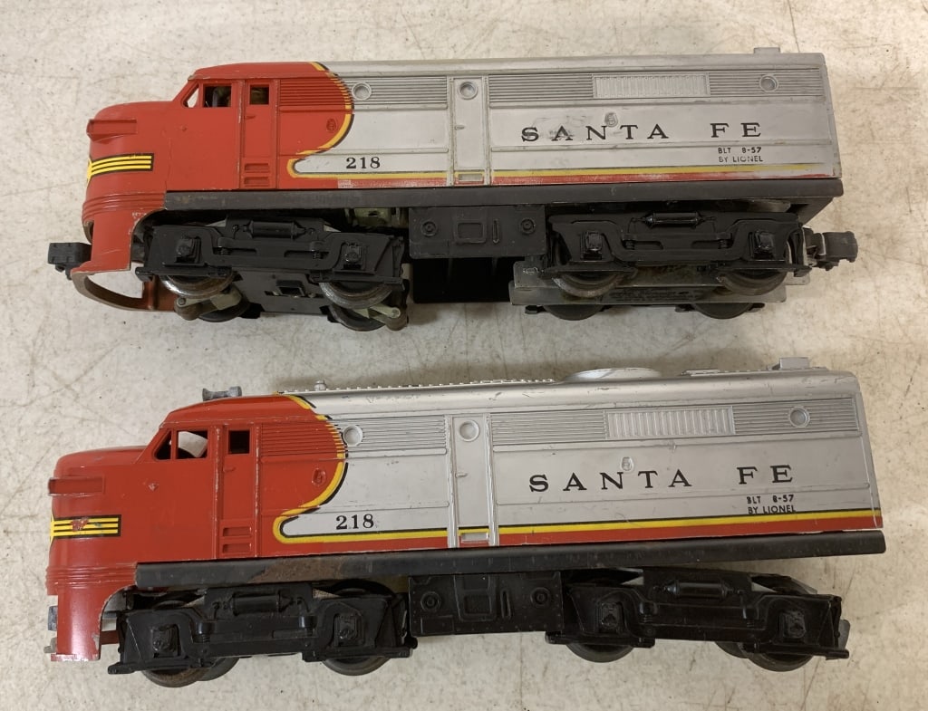 lot of 2 Lionel Diesel Switcher Engines (1 of 4)