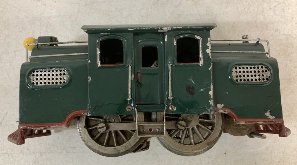 Lionel Locomotive Engine (1 of 4)