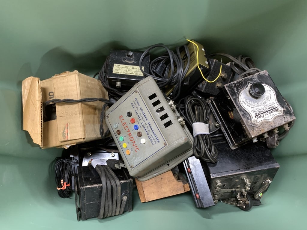 10+ Lionel Transformers, Switches, Transmitter (1 of 1)