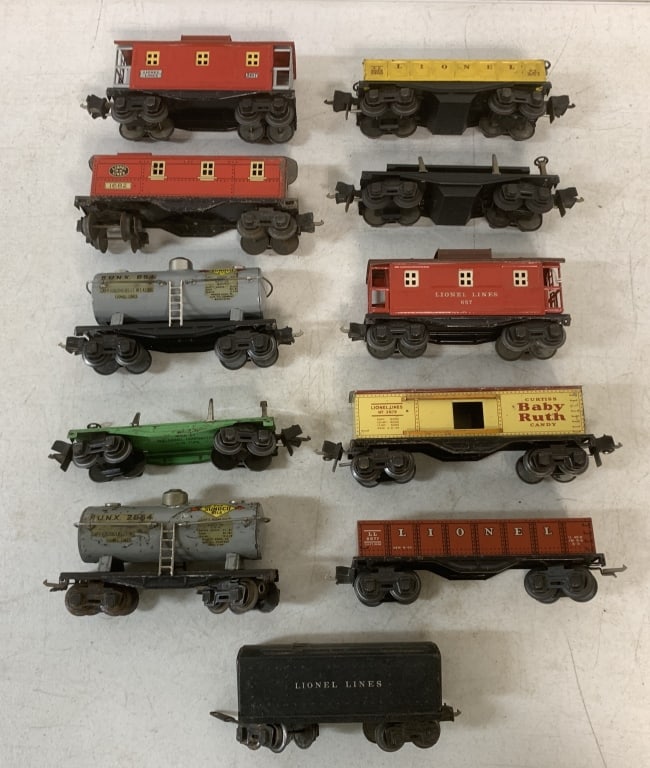 lot of 11 Tin Lionel Train Cars (1 of 8)