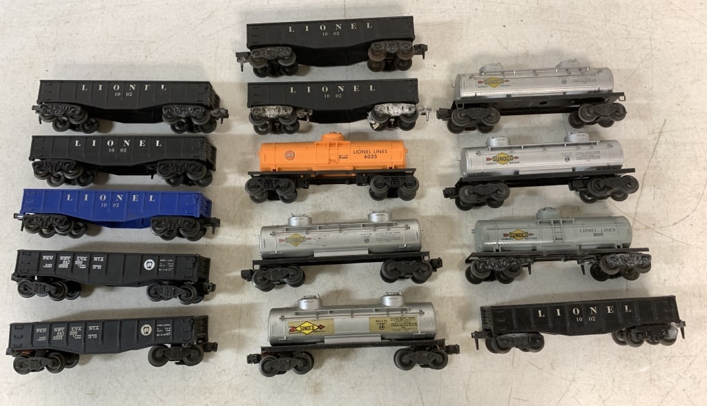 14 Lionel Train pcs- Tenders, Tankers (1 of 10)