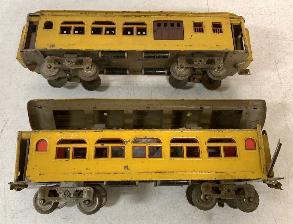 2 Large Tin Lionel Passenger Train Cars (1 of 4)