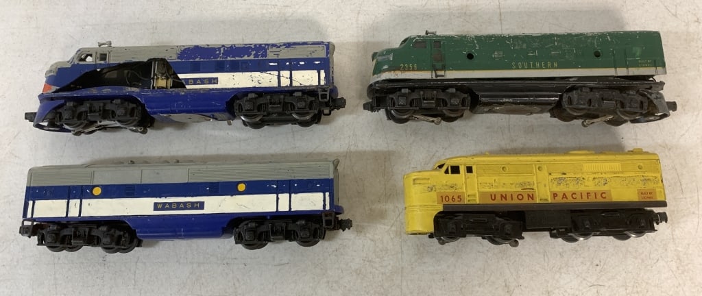 lot of 4 Lionel Train Engines (1 of 6)