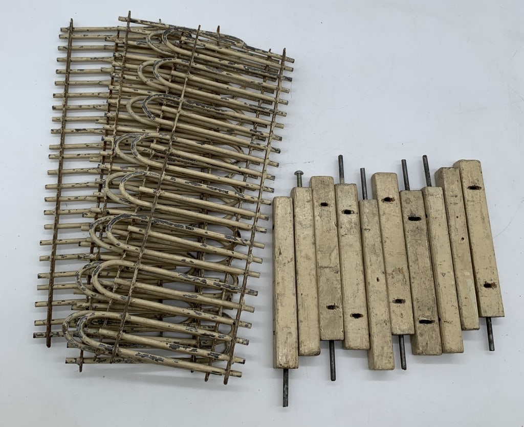 Christmas display fencing;  5 sections & 10 posts (1 of 5)