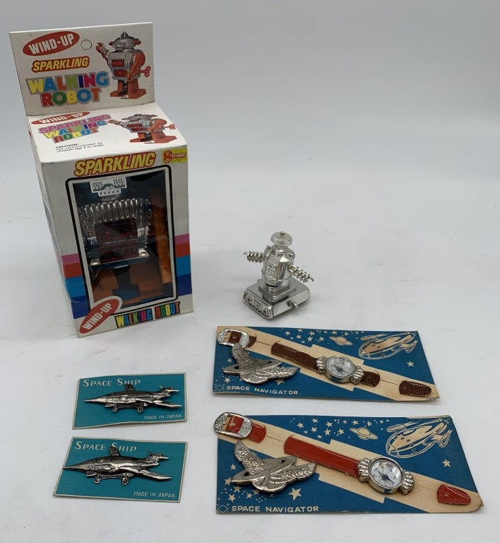 lot of 6 robot and space related items (1 of 8)