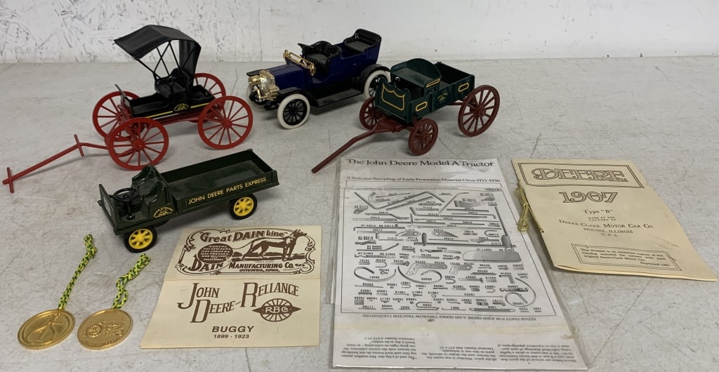 lot of 4 John Deere Die Cast Car, Wagon, Carts (1 of 6)