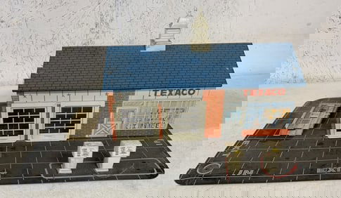 Tin Wolverine Texaco Service Station