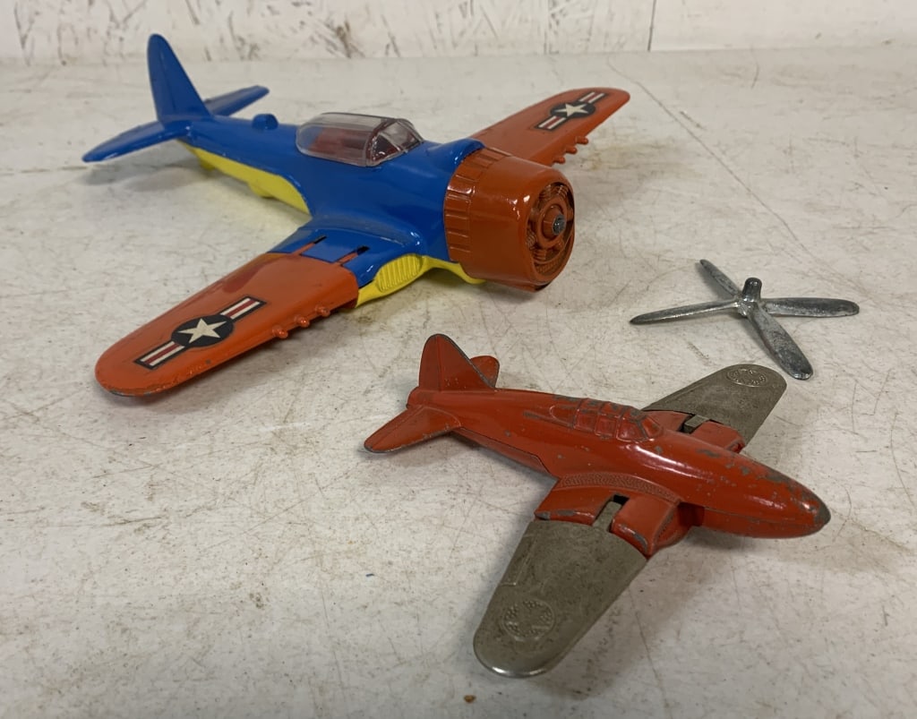 lot of 2 Hubley Kiddietoy Metal Airplanes (1 of 8)