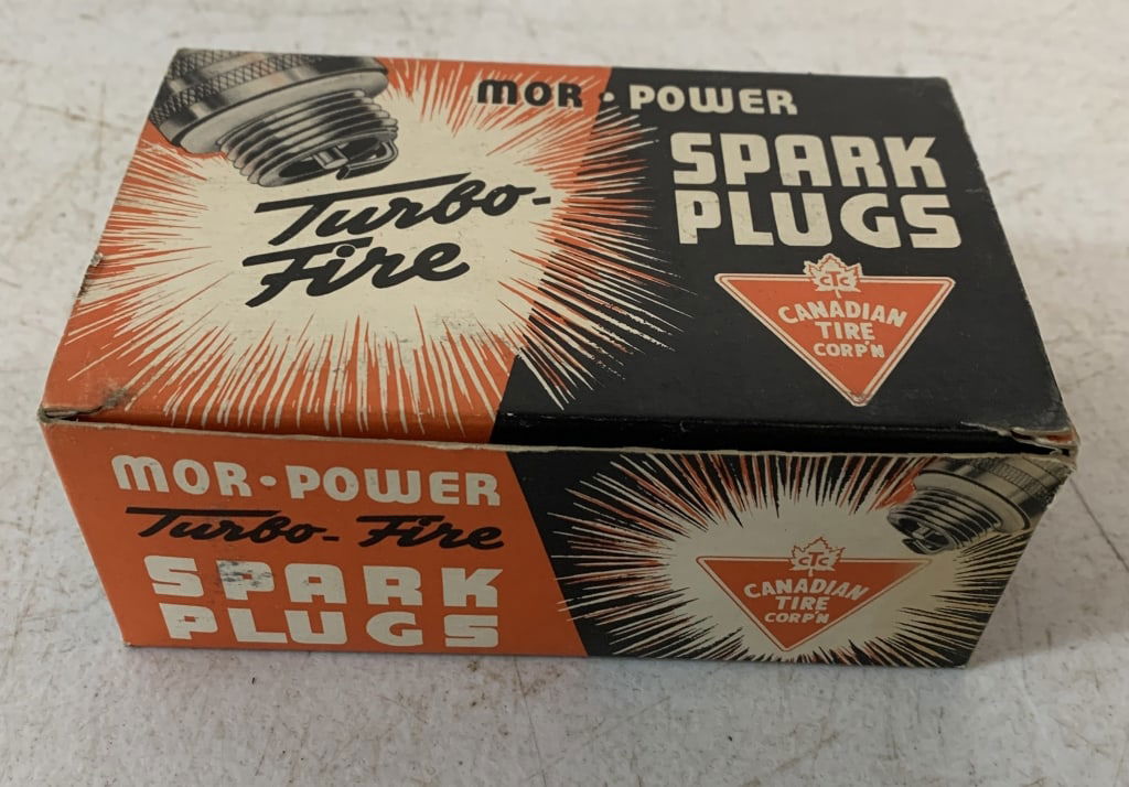 full box Canadian Tire Mor Power spark plugs (1 of 6)