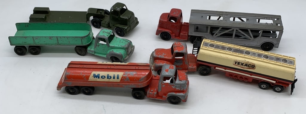 5 Tootsietoy trucks w/1 Matchbox trailer (1 of 6)