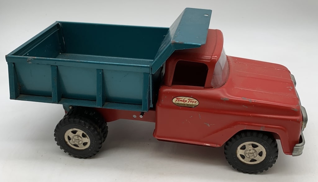 Tonka Dump Truck (1 of 6)