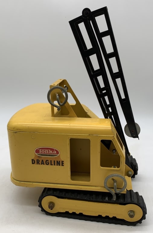 Tonka Dragline: has scratches and missing some parts